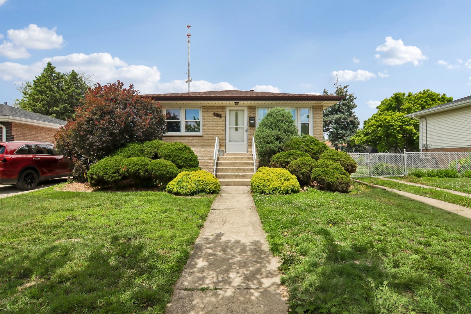 6512 102nd Place Chicago Ridge, IL 60415 - Photo 1 of 14 Gallery Image 1