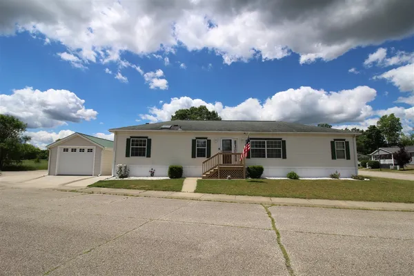 $125,000 | 823 Raisin River Road, Three Rivers, MI 49093
