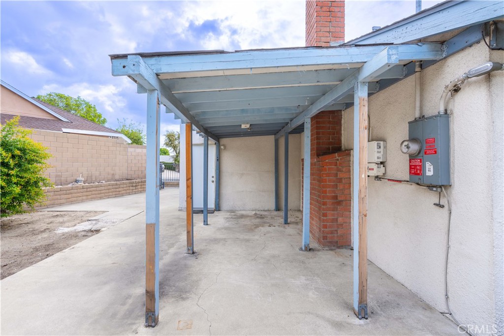 6320 Topaz Street Rancho Cucamonga, CA 91701 - Photo 24 of 32 Covered Patio and Walkway
