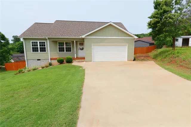 $289,500 | 109 Sycamore Court, Pickens, SC 29671
