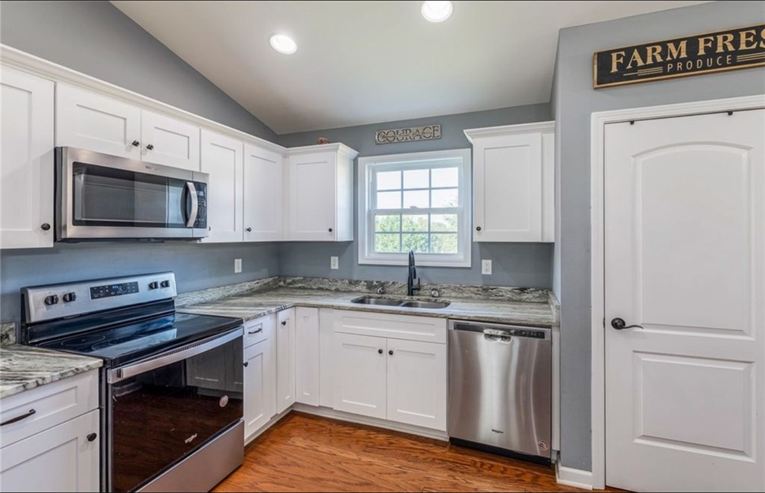 109 Sycamore Court Pickens, SC 29671 - Photo 6 of 15