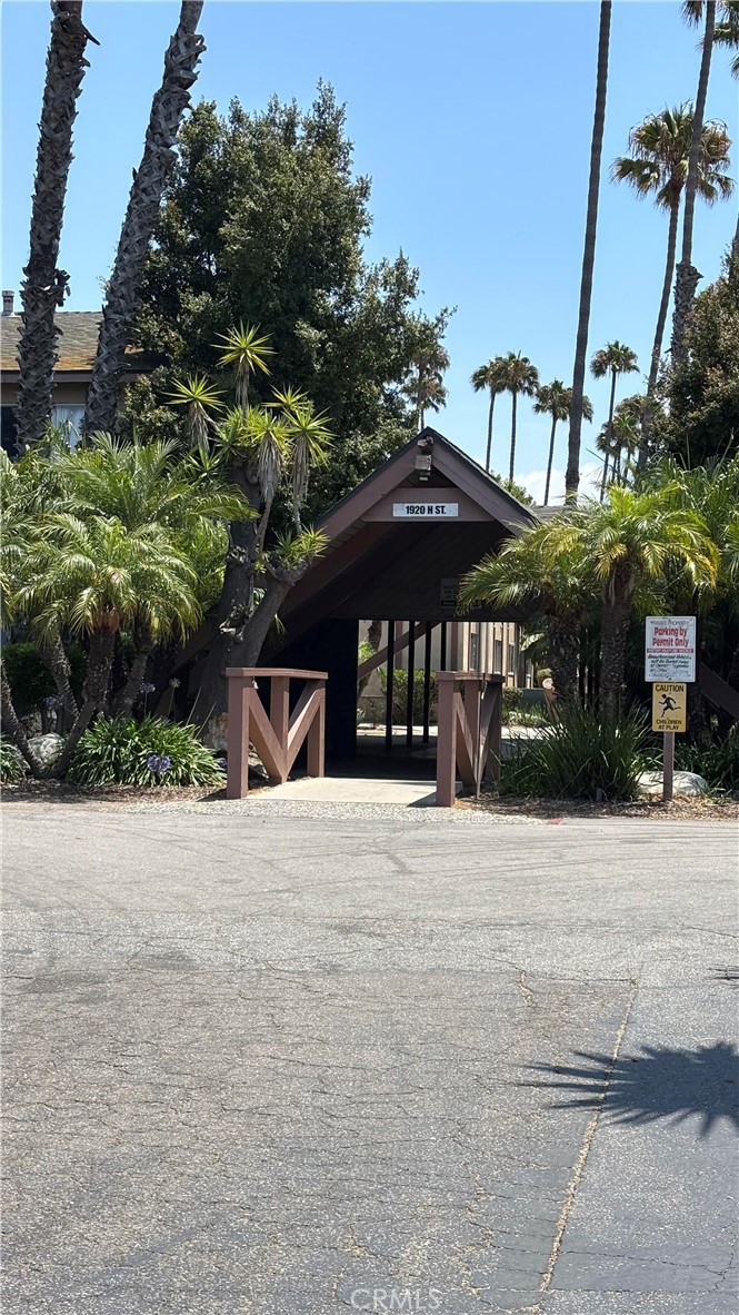 1920 North H Street Oxnard, CA 93036 - Photo 1 of 7 Complex entry