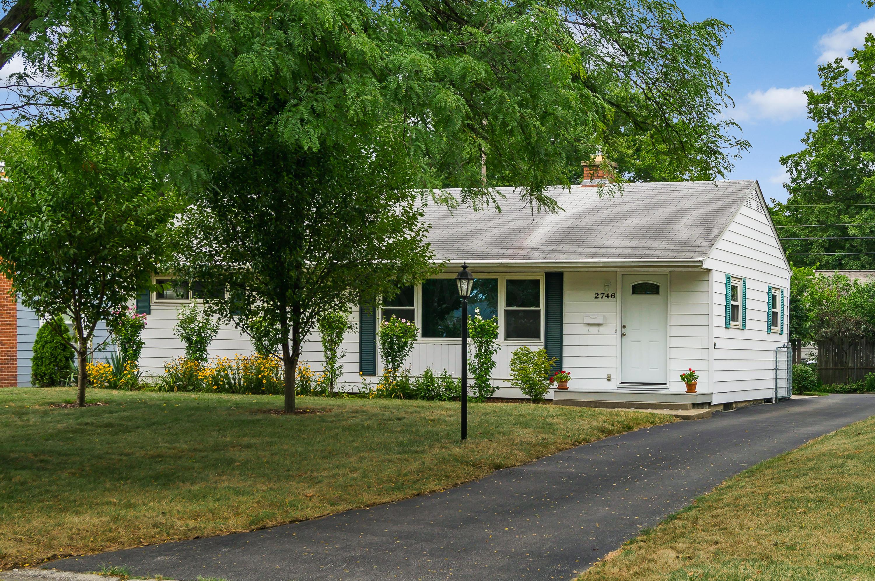 2746 Nottingham Road Upper Arlington, OH 43221 - Photo 1 of 31