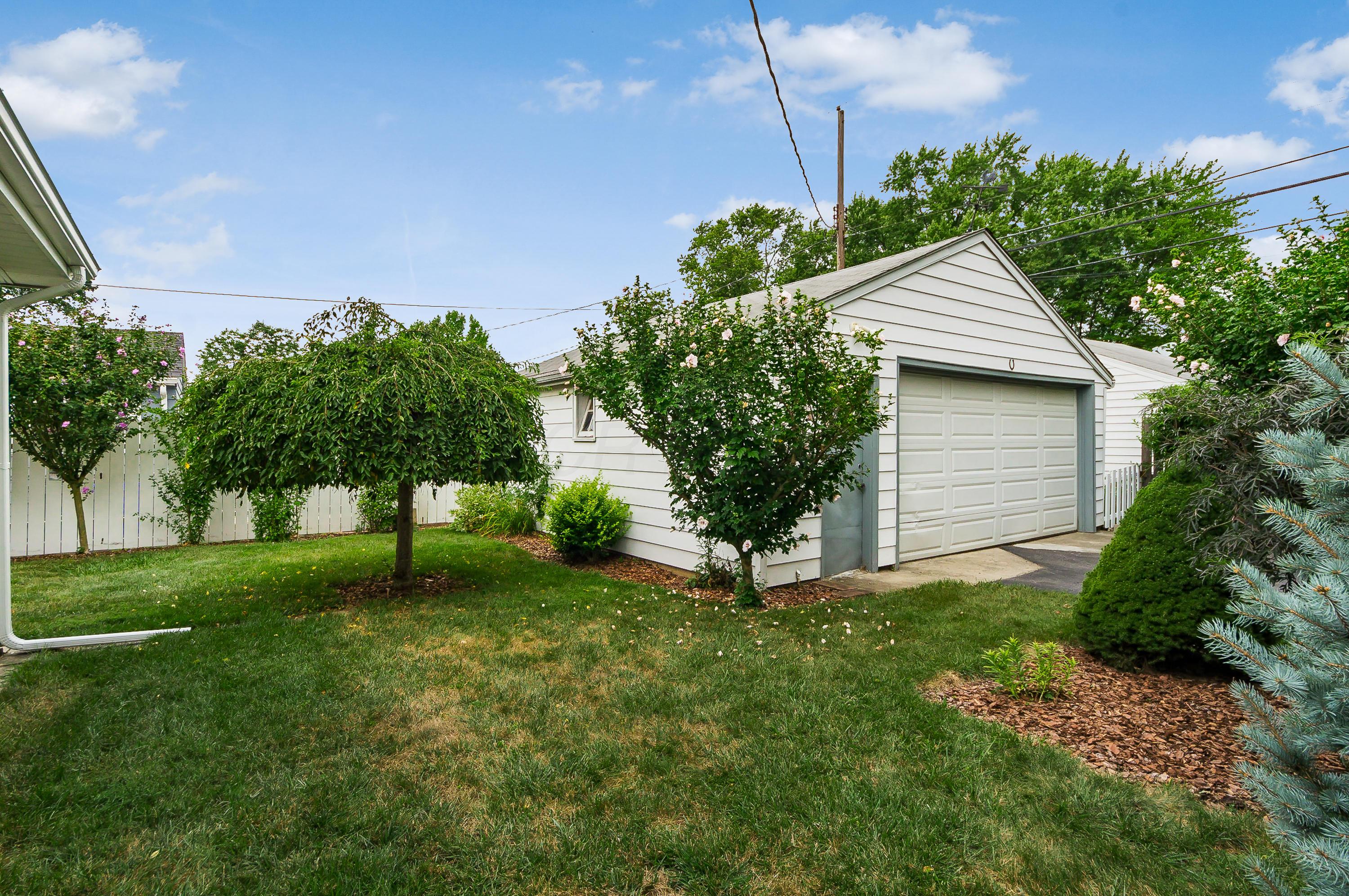2746 Nottingham Road Upper Arlington, OH 43221 - Photo 20 of 31