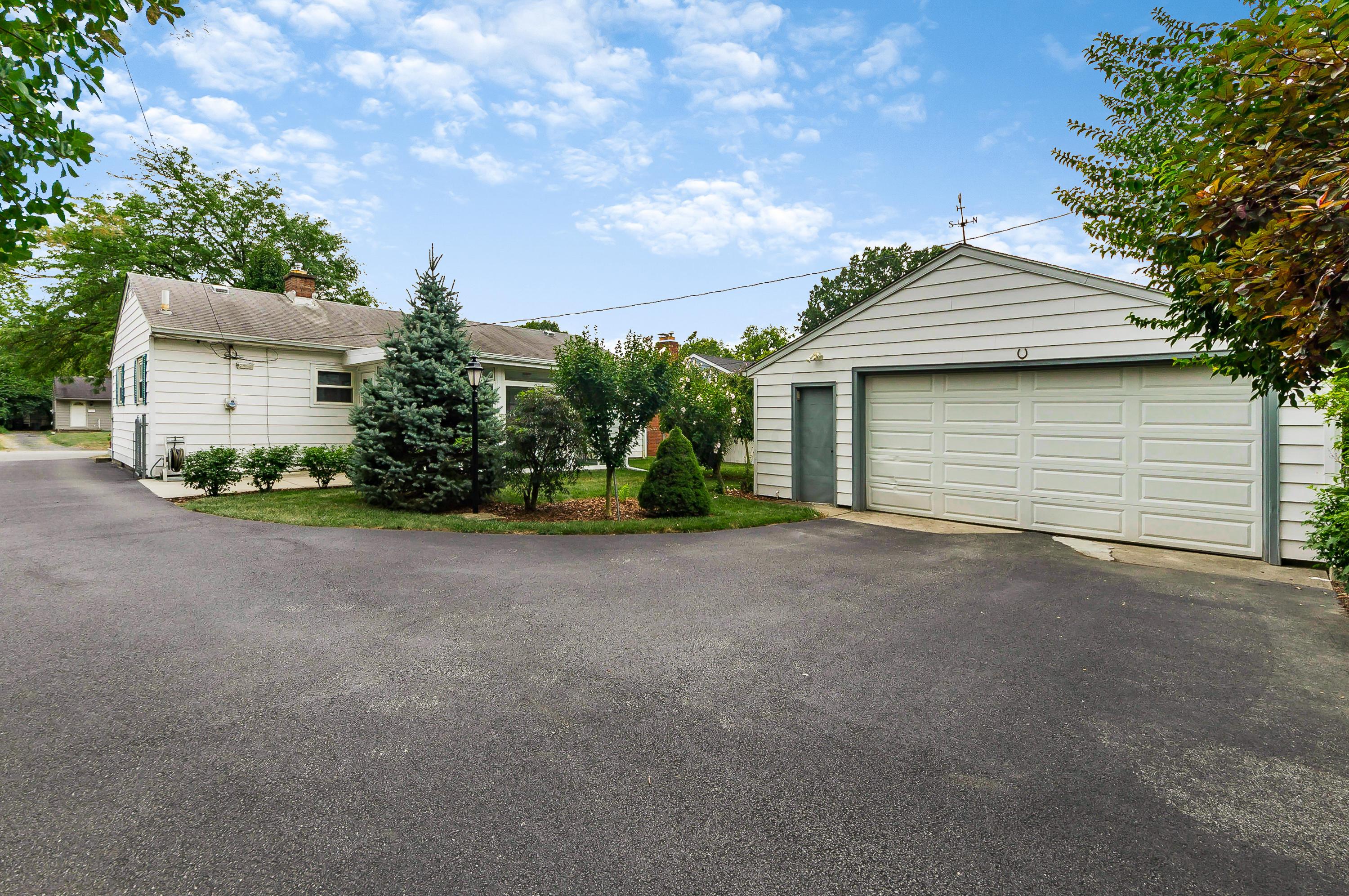 2746 Nottingham Road Upper Arlington, OH 43221 - Photo 24 of 31