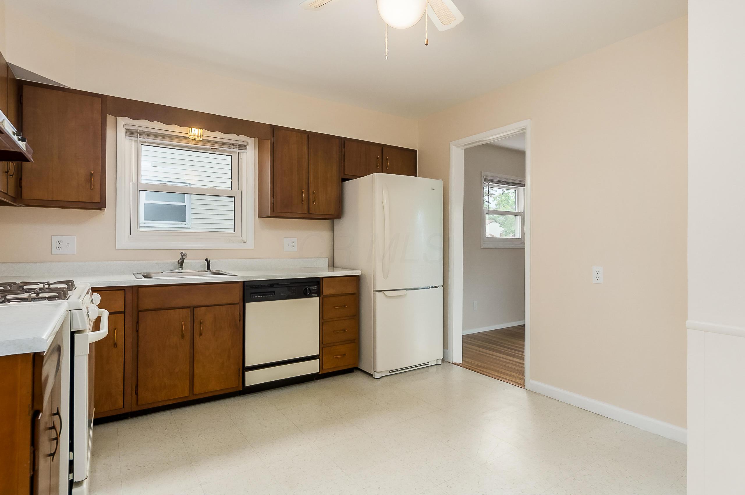 2746 Nottingham Road Upper Arlington, OH 43221 - Photo 6 of 31
