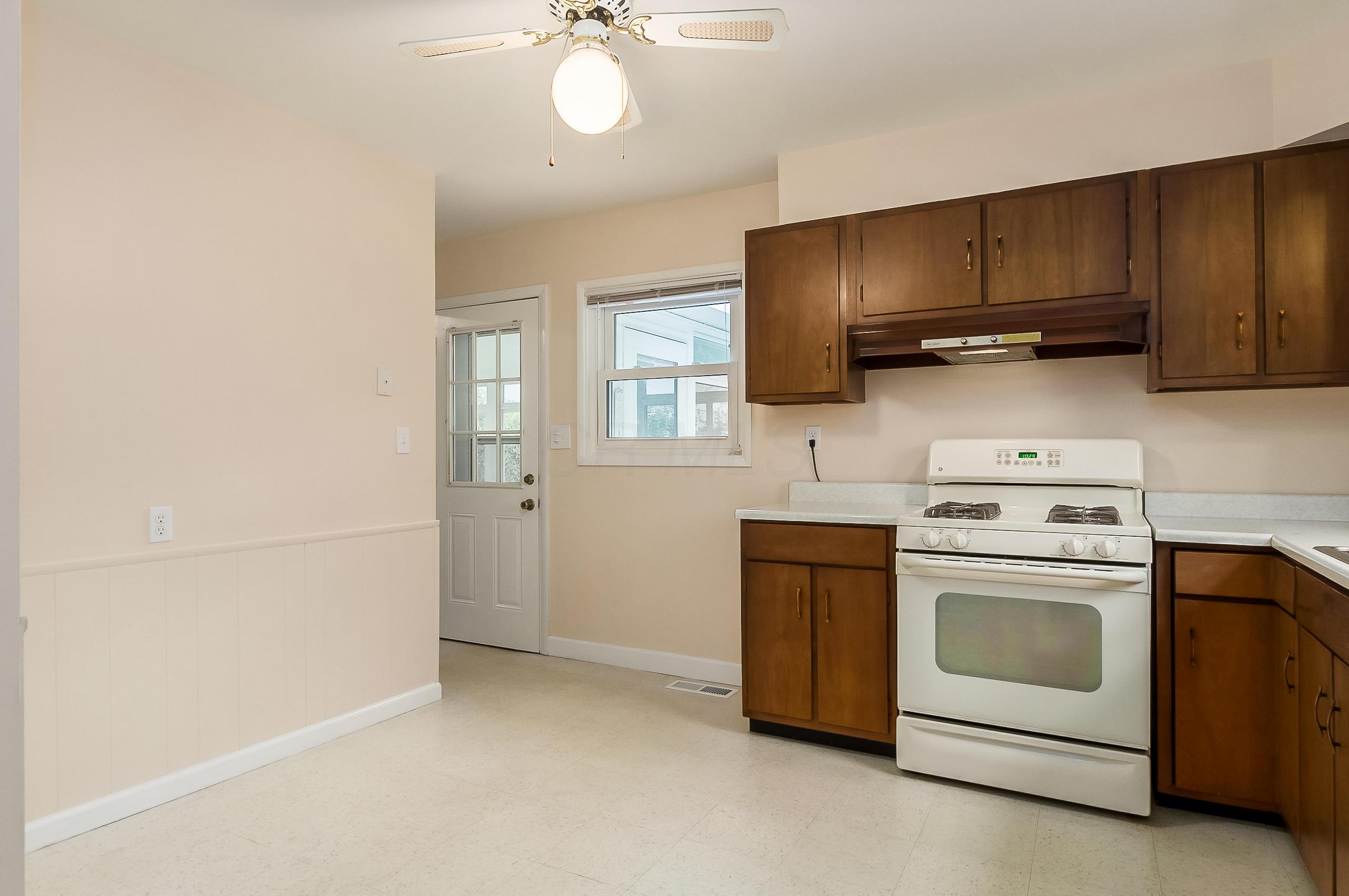2746 Nottingham Road Upper Arlington, OH 43221 - Photo 8 of 31
