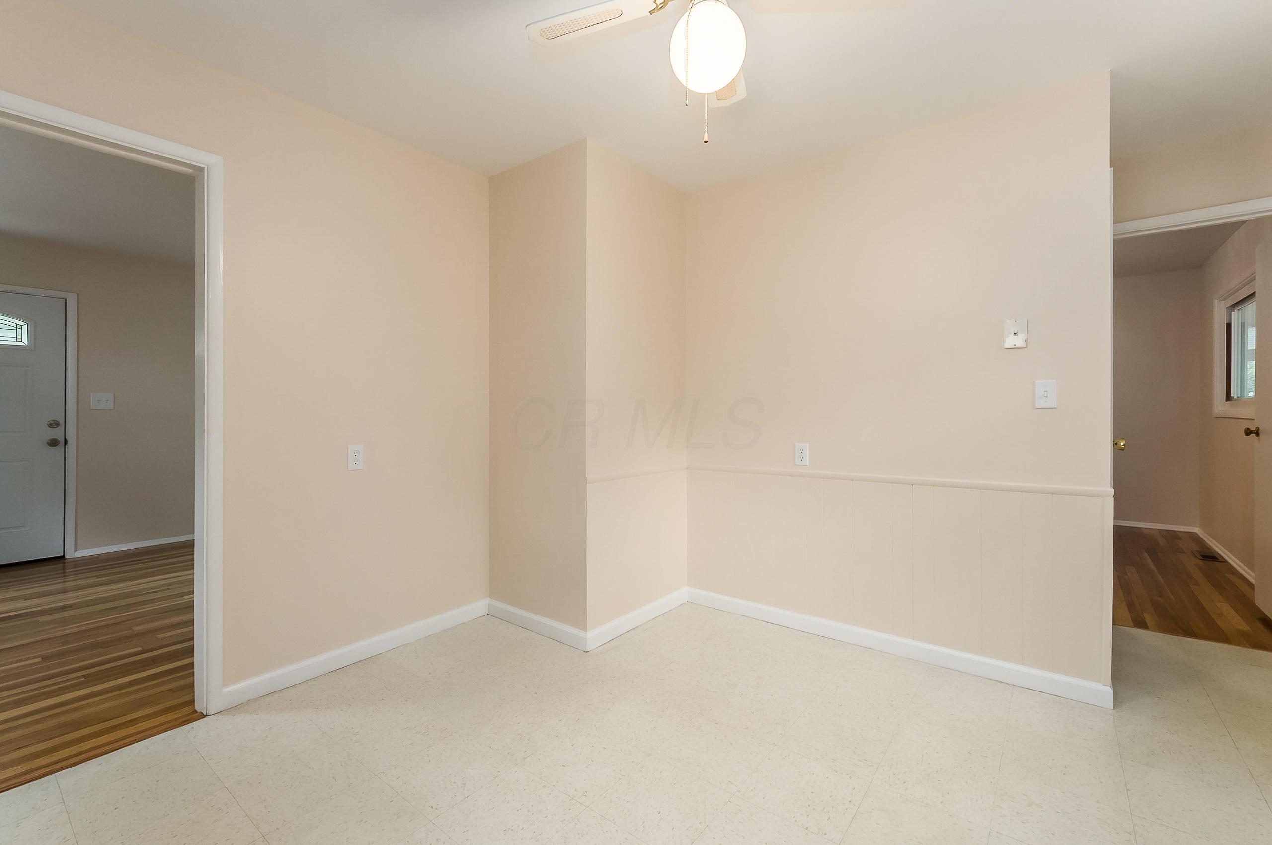 2746 Nottingham Road Upper Arlington, OH 43221 - Photo 9 of 31