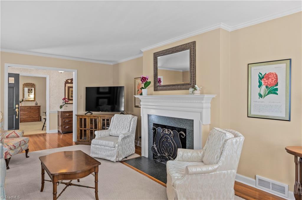 216 South Avalon Road Winston-Salem, NC 27104 - Photo 11 of 47