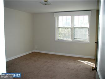 1619 Farrington Road Philadelphia, PA 19151 - Photo 14 of 21 Bedroom - Main