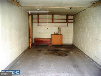 1619 Farrington Road Philadelphia, PA 19151 - Photo 17 of 21 Garage