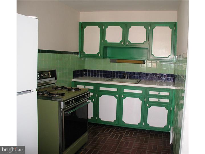 1619 Farrington Road Philadelphia, PA 19151 - Photo 10 of 21 Kitchen