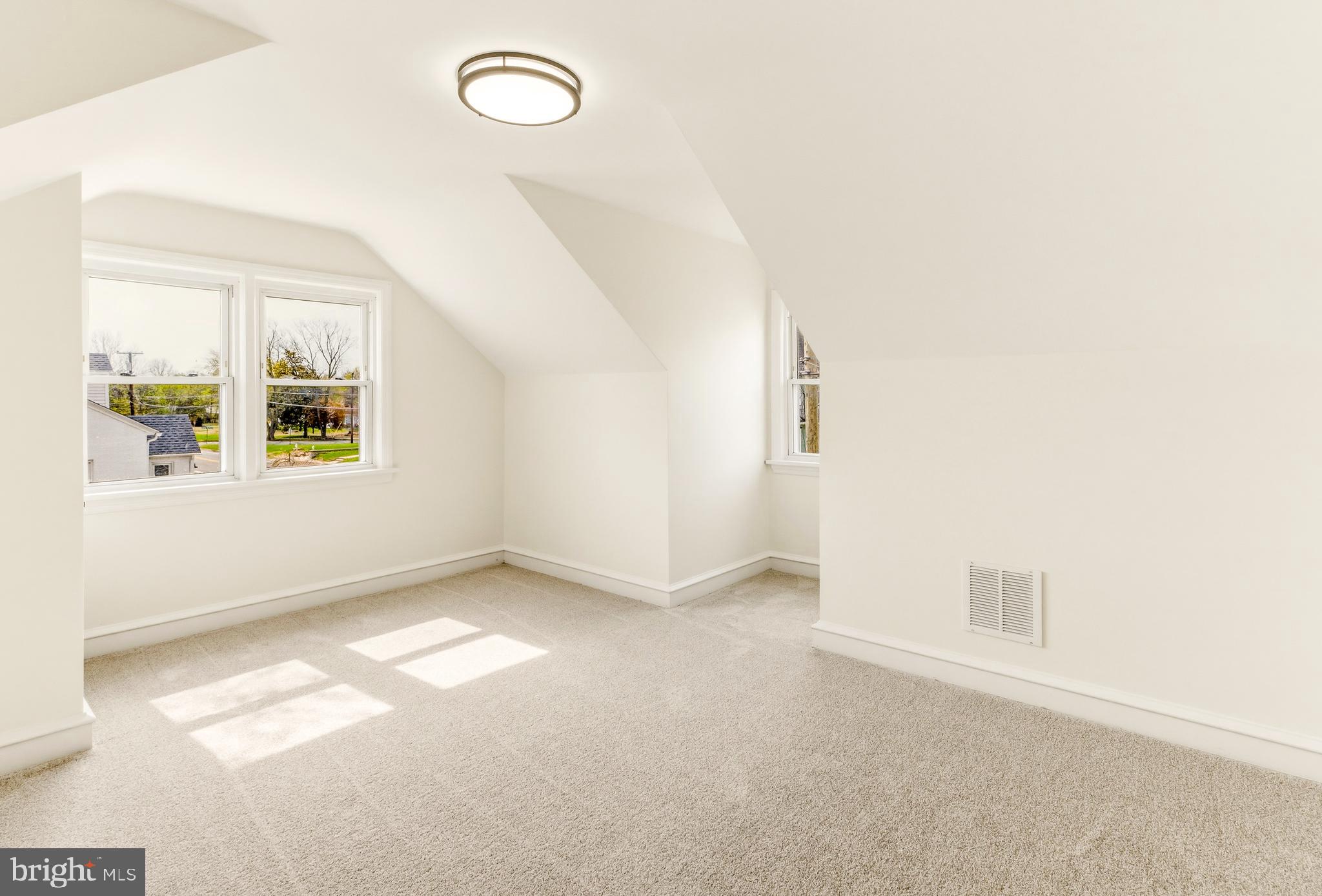 439 Democrat Road Gibbstown, NJ 08027 - Photo 12 of 21