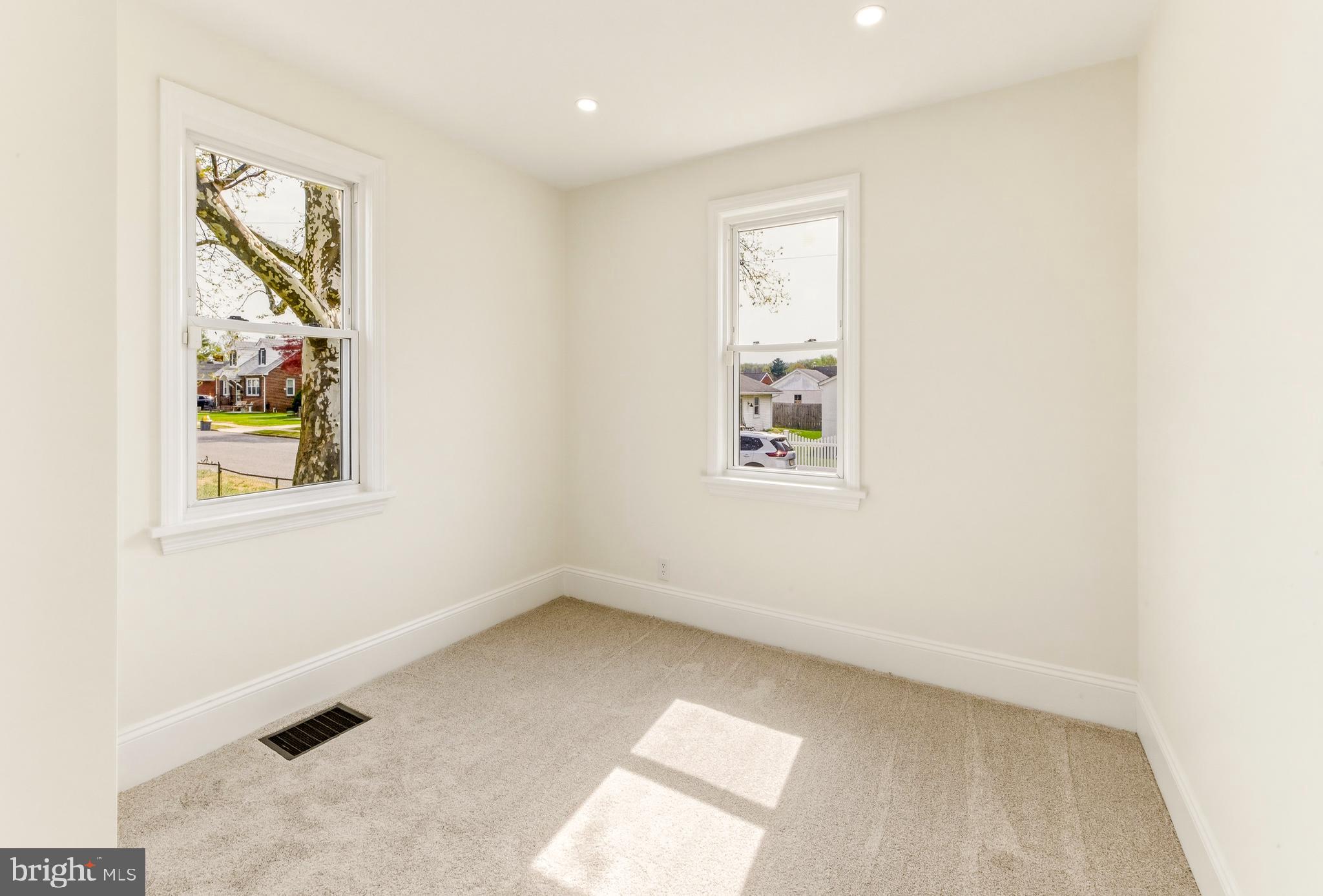 439 Democrat Road Gibbstown, NJ 08027 - Photo 10 of 21