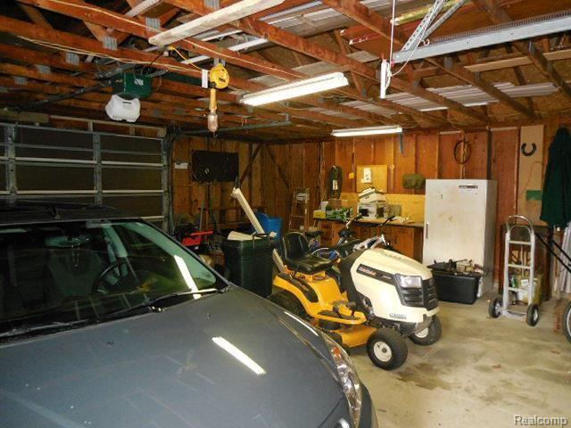 2220 Highfield Road Waterford, MI 48329 - Photo 24 of 30 24.jpg