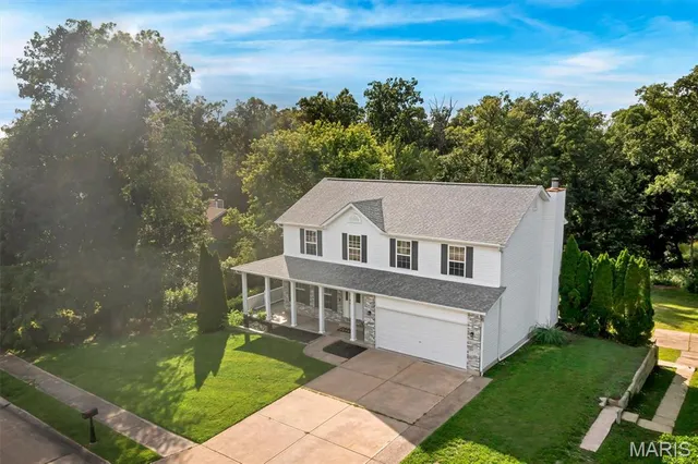 $457,500 | 25 Hawthorne Hills Drive, Warrenton, MO 63383