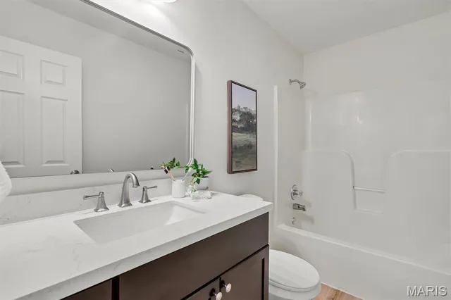 $457,500 | 25 Hawthorne Hills Drive, Warrenton, MO 63383