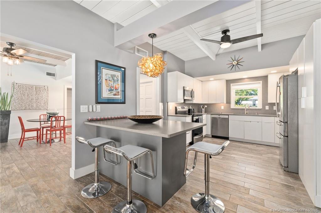 530 South Manor Drive Stuart, FL 34994 - Photo 15 of 55