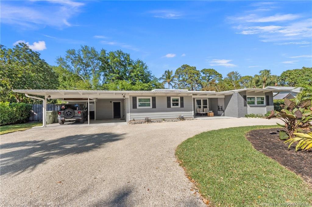 530 South Manor Drive Stuart, FL 34994 - Photo 4 of 55