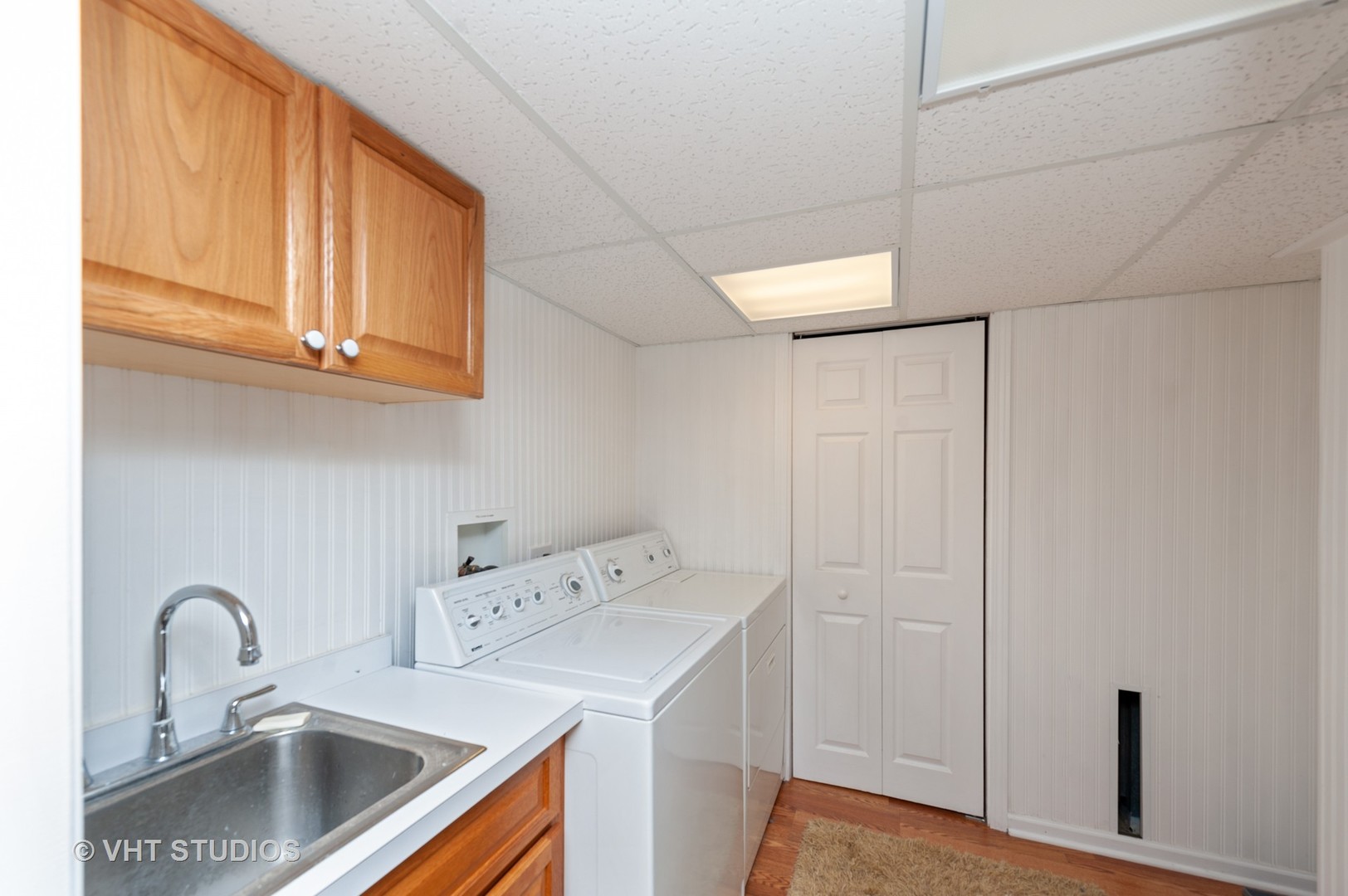 801 Oak Hill Road, Unit 471 Lake Barrington, IL 60010 - Photo 13 of 14 a view of a sink and cabinets