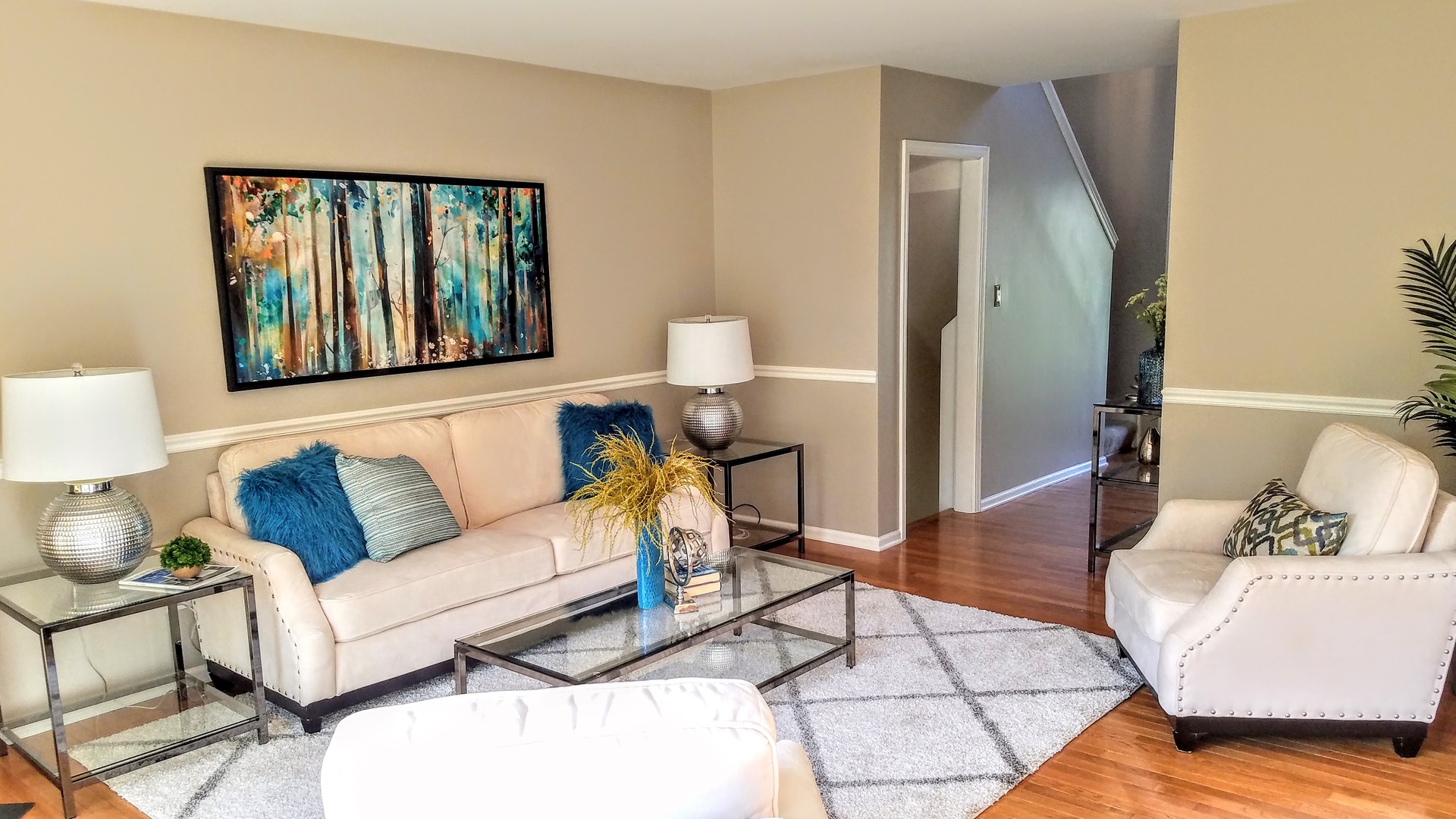 801 Oak Hill Road, Unit 471 Lake Barrington, IL 60010 - Photo 5 of 14 a living room with furniture and a window