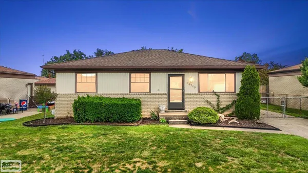 $239,900 | 16209 Secretariat Avenue, Roseville, MI 48066