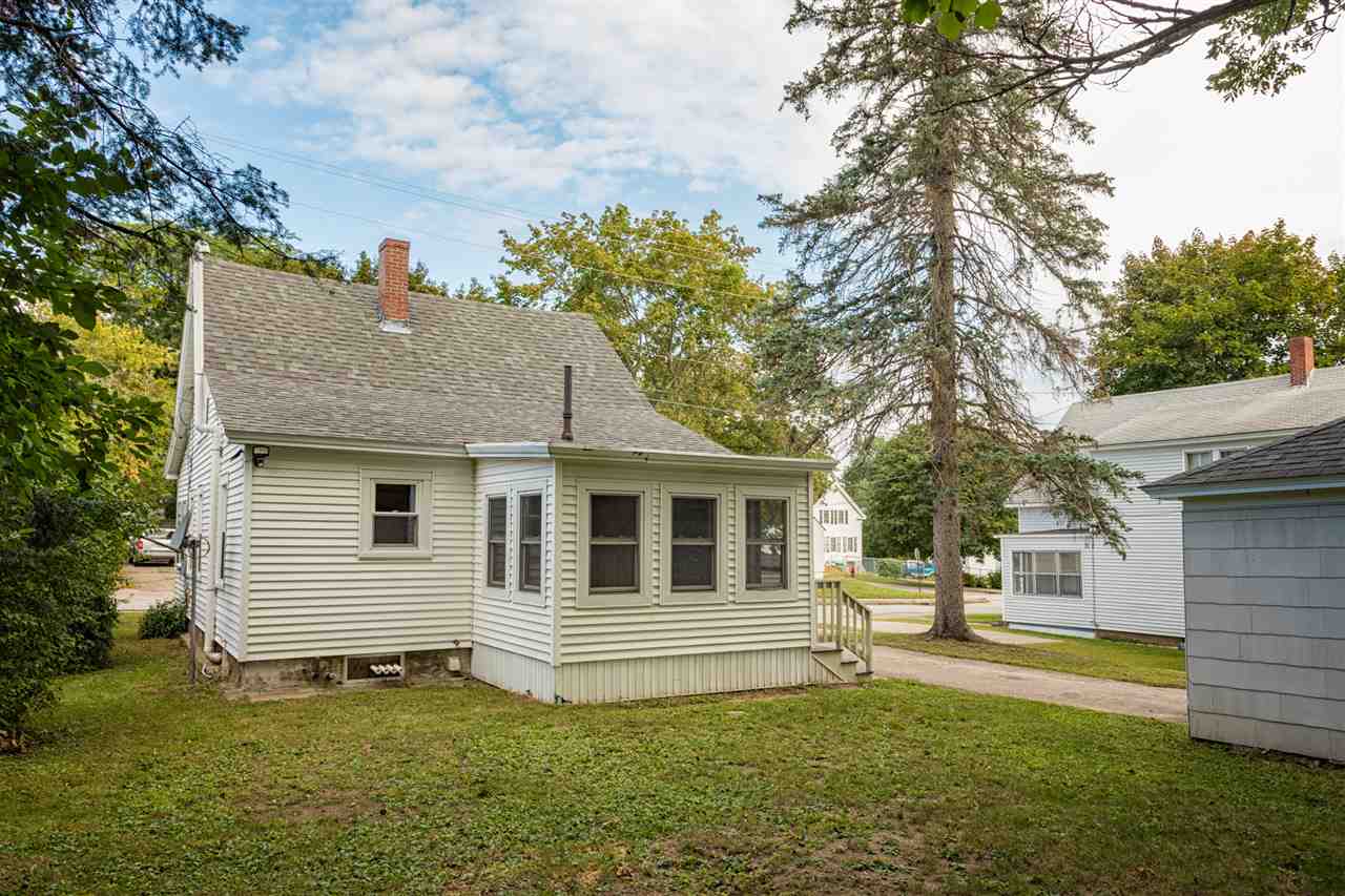 56 Maple Street Rochester, NH 03867 - Photo 4 of 20