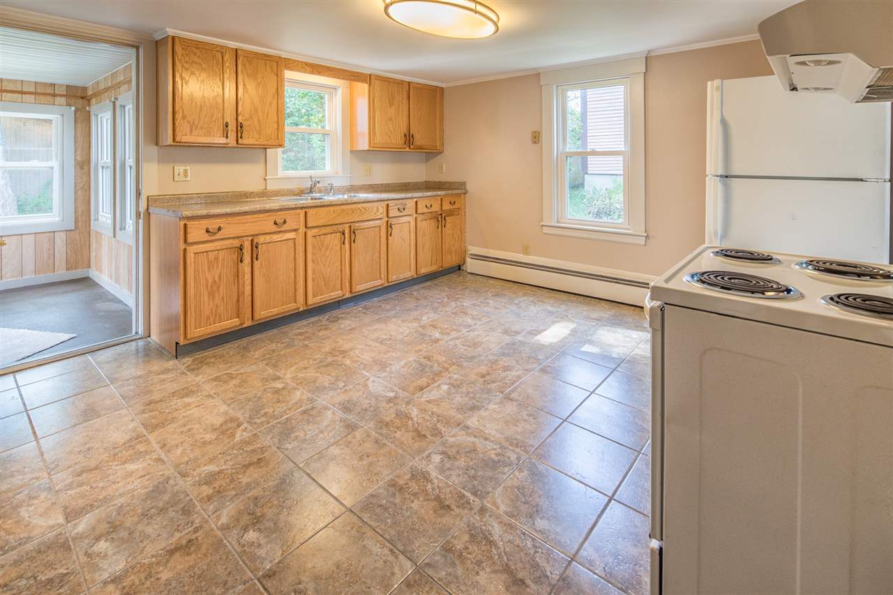 56 Maple Street Rochester, NH 03867 - Photo 10 of 20