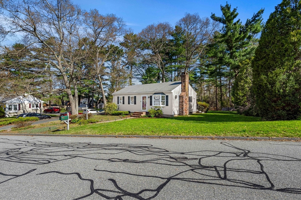 5 Pershing Avenue Acushnet, MA 02743 - Photo 2 of 33
