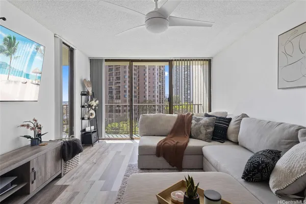 $360,000 | 98-500 Koauka Loop, Unit 8N, Aiea, HI 96701