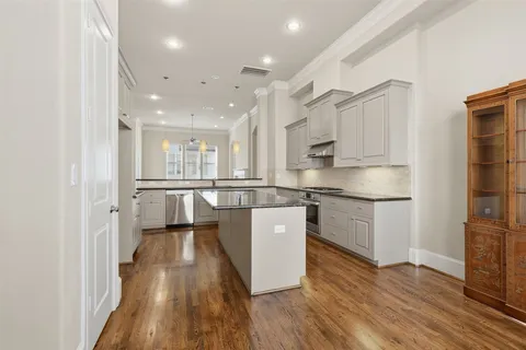 $610,000 | 2707 Cohn Trails Lane, Houston, TX 77007