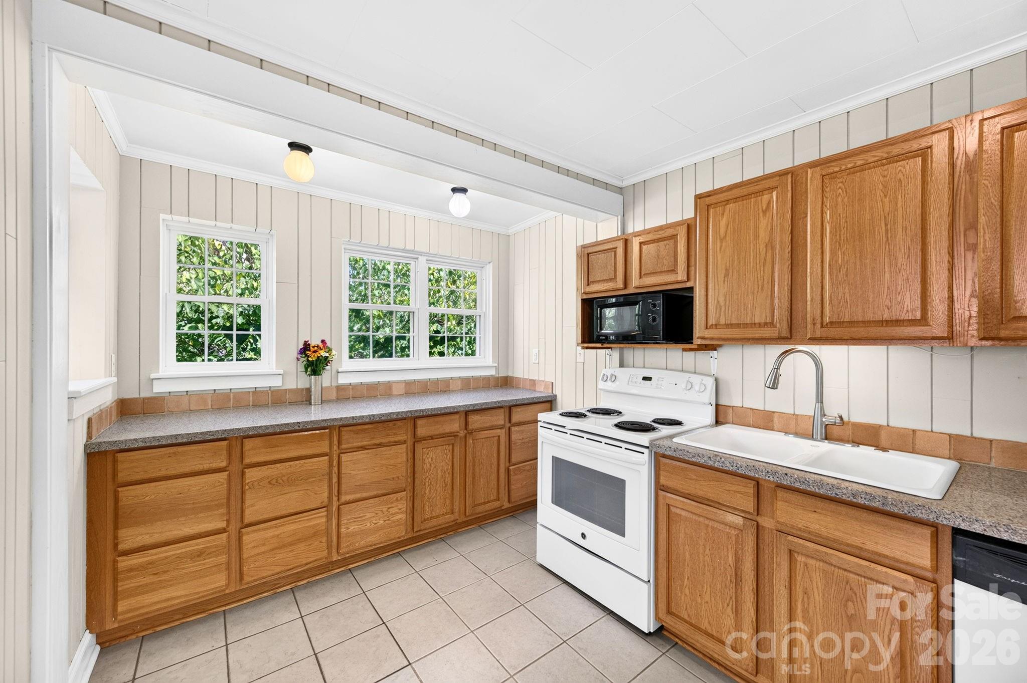 28 Chatham Road Asheville, NC 28804 - Photo 17 of 33
