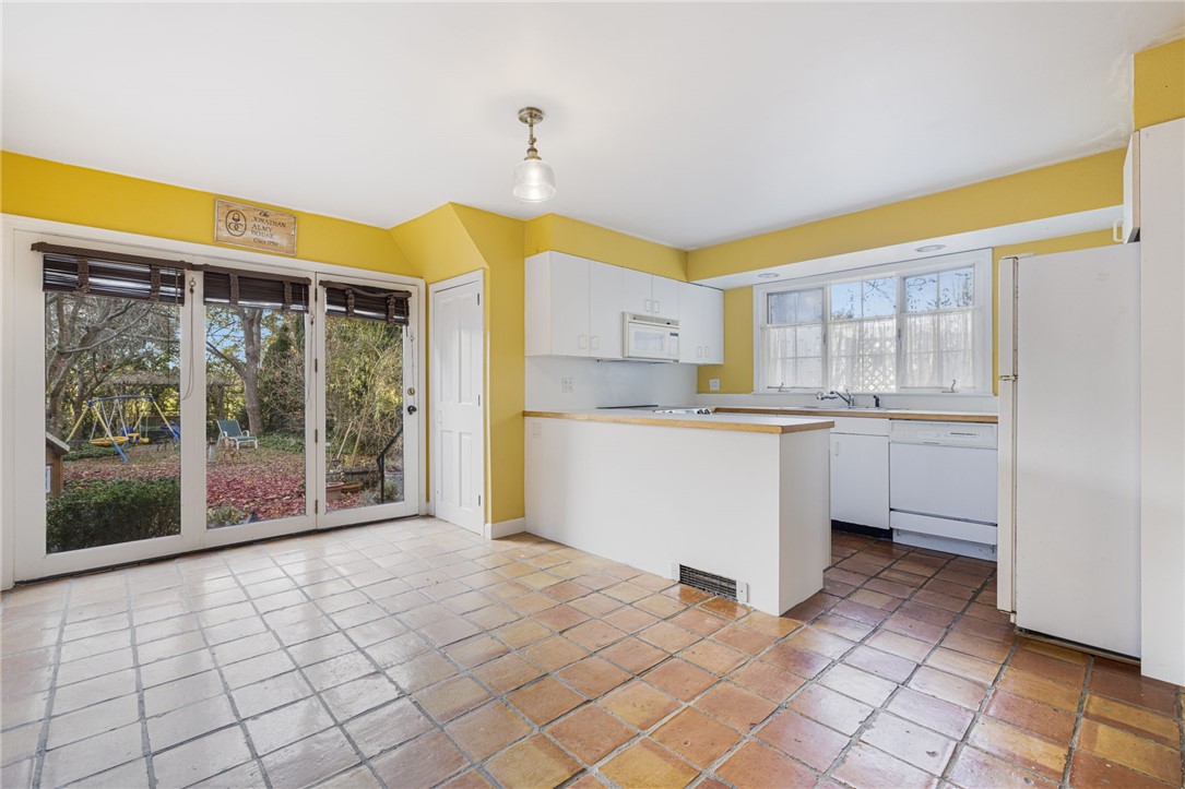 73 Thames Street, Unit 1 Newport, RI 02840 - Photo 11 of 46