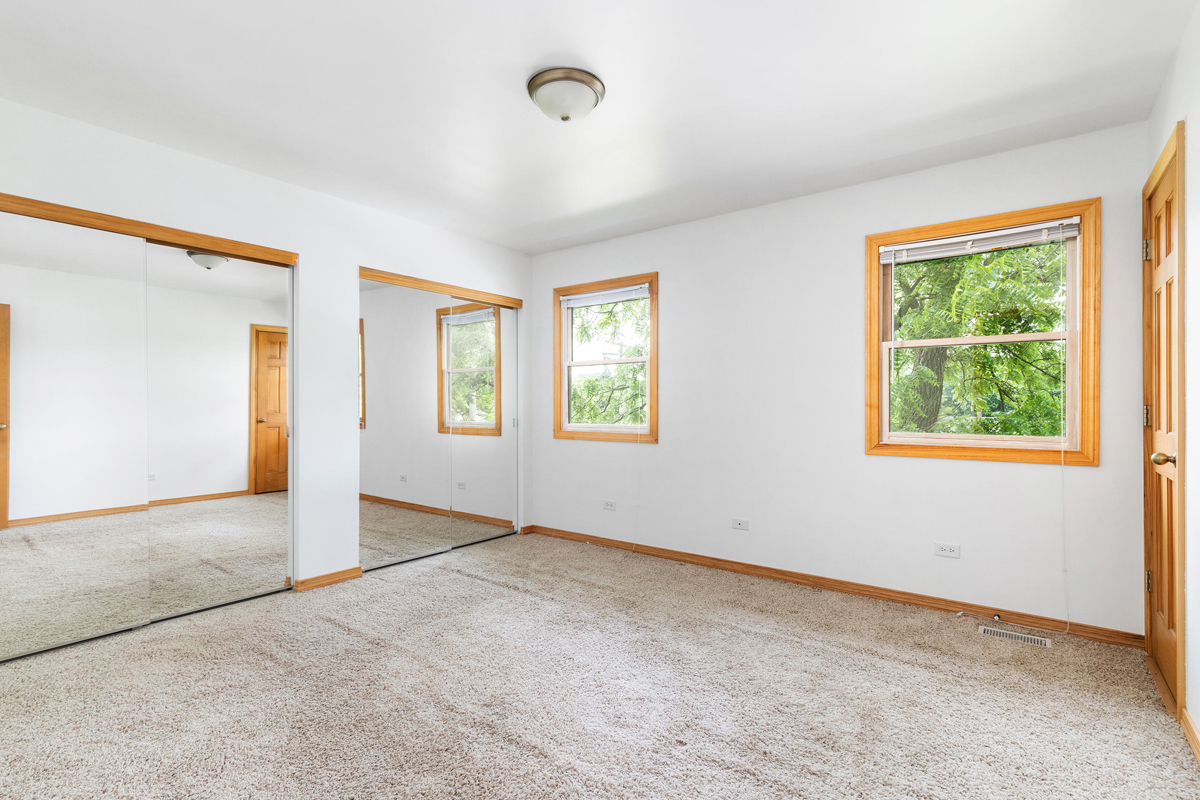 426 East 5th Street Lockport, IL 60441 - Photo 14 of 20 a view of an empty room with a window
