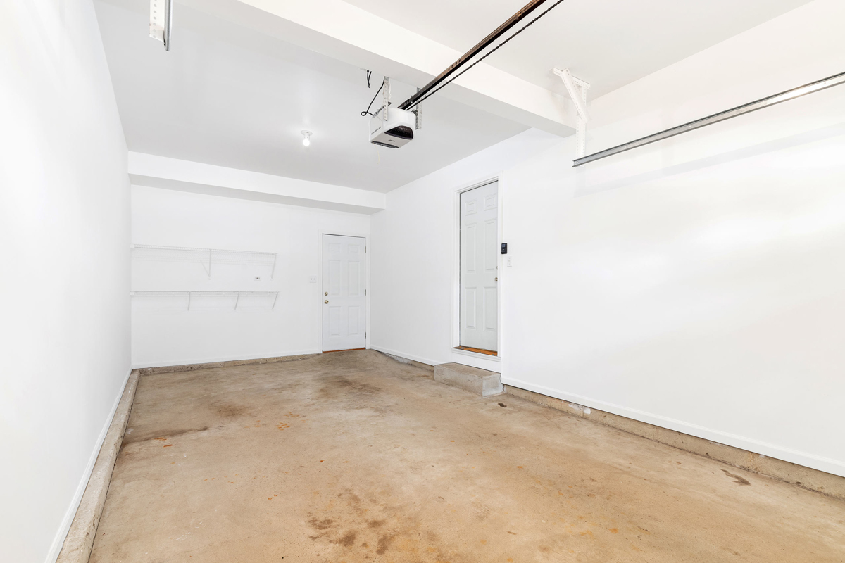 426 East 5th Street Lockport, IL 60441 - Photo 20 of 20 an empty room with closet