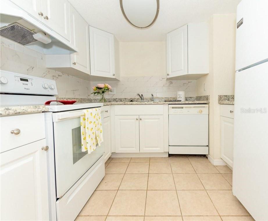 934 Lake Destiny Road, Unit D Altamonte Springs, FL 32714 - Photo 5 of 17 Gallery Image 5