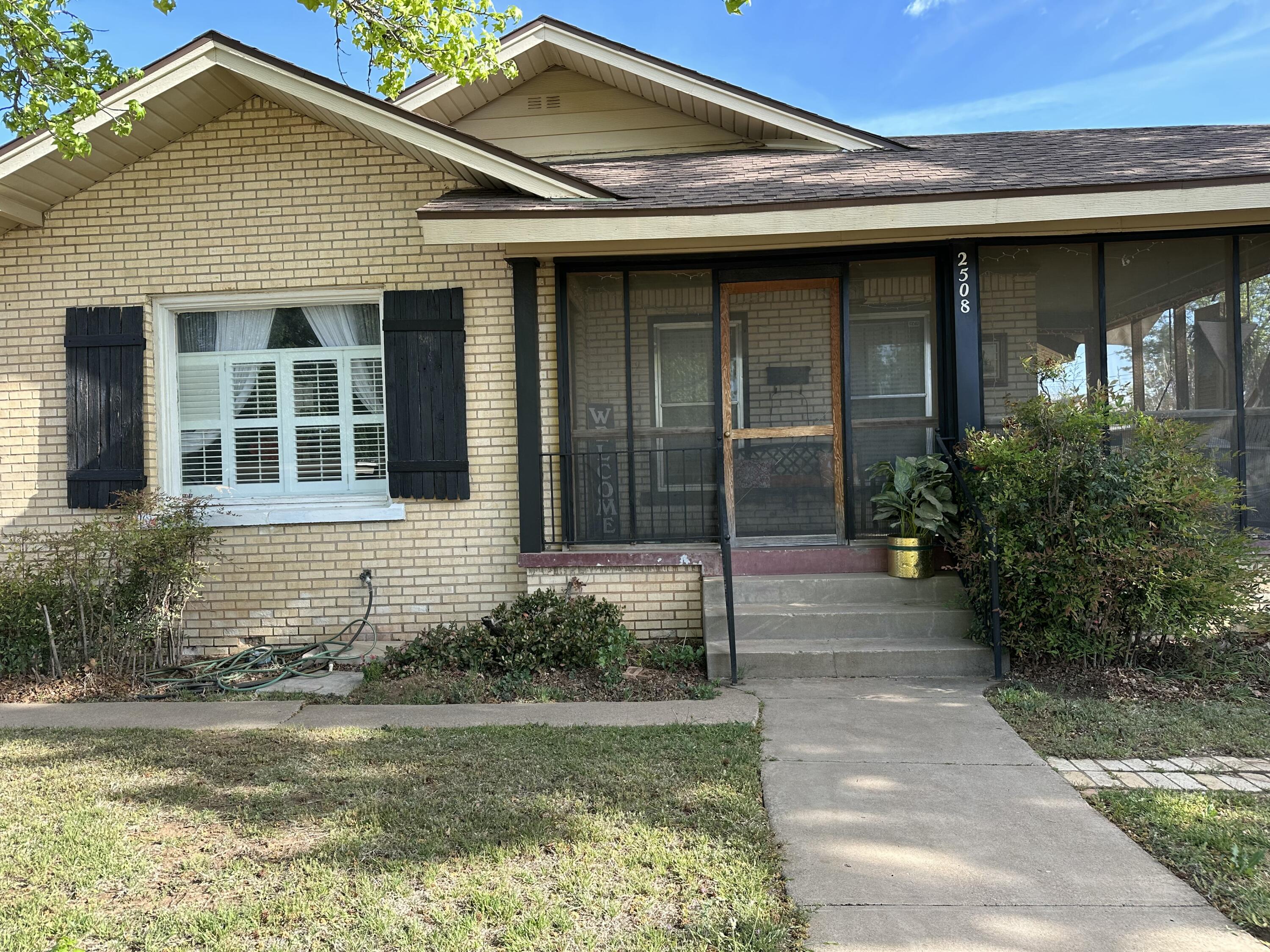2508 27th Street Lubbock, TX 79410 - Photo 2 of 26 IMG_5880