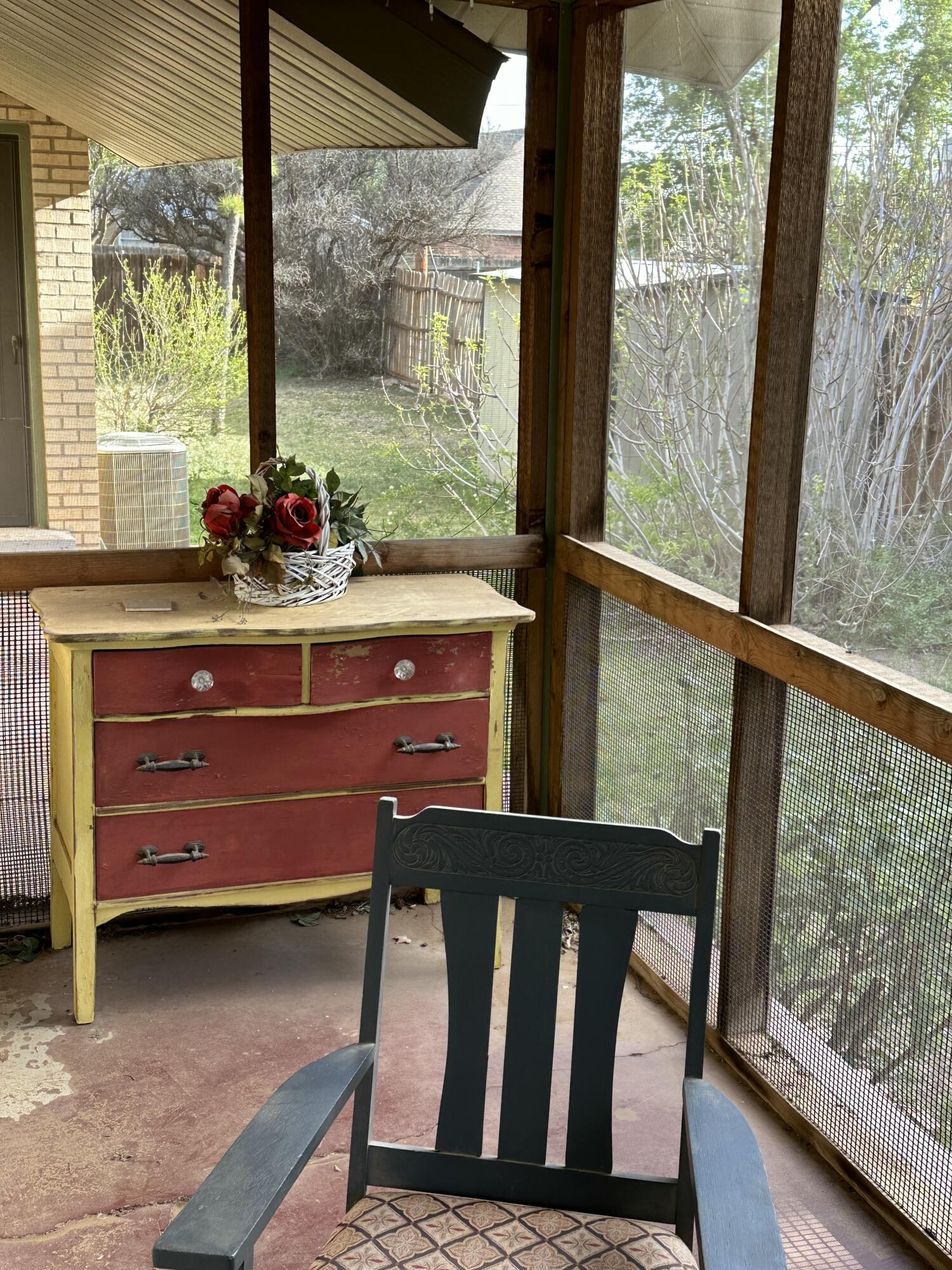 2508 27th Street Lubbock, TX 79410 - Photo 5 of 26 IMG_5841
