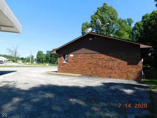 $149,900 | 372 West Vincennes Trail, Pekin, IN 47165