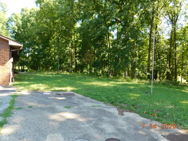 $149,900 | 372 West Vincennes Trail, Pekin, IN 47165