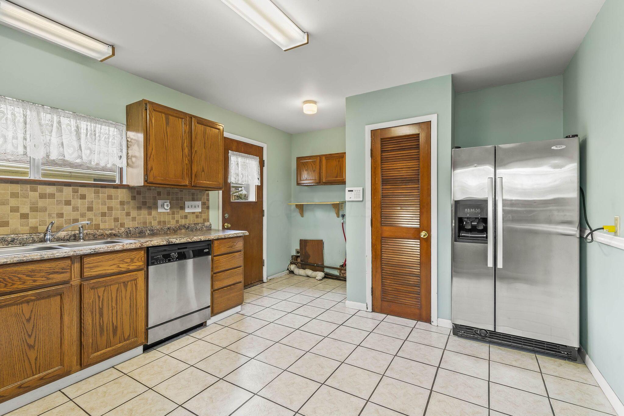 553 Beechwood Road Columbus, OH 43213 - Photo 13 of 48 22-web-or-mls-553BeechwoodRoad_Hommati10