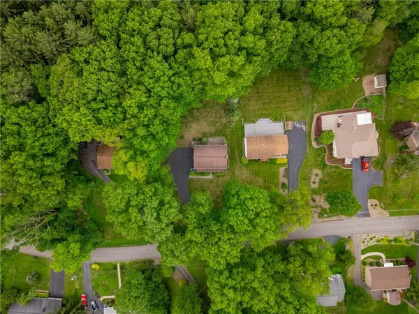 $329,900 | 454 Cherokee Drive, Butler, PA 16001