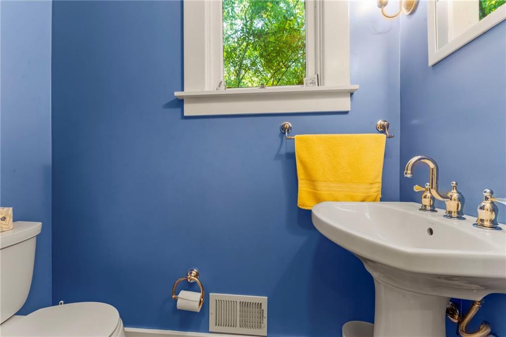 528 Undercliff Road Pittsburgh, PA 15221 - Photo 20 of 39