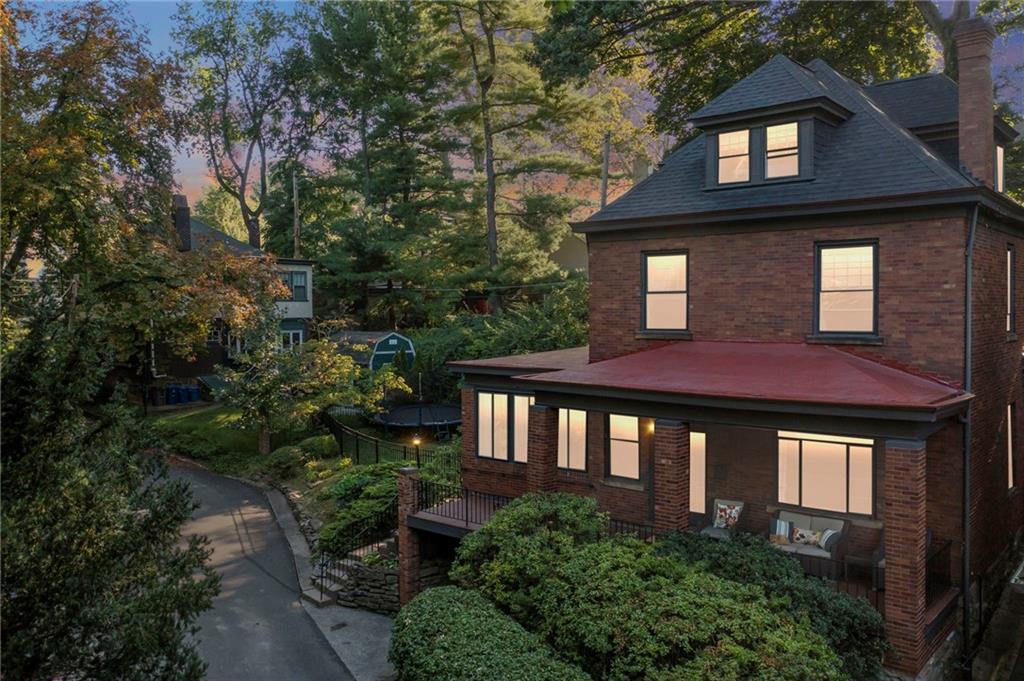 528 Undercliff Road Pittsburgh, PA 15221 - Photo 2 of 39