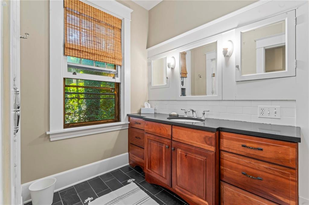 528 Undercliff Road Pittsburgh, PA 15221 - Photo 24 of 39