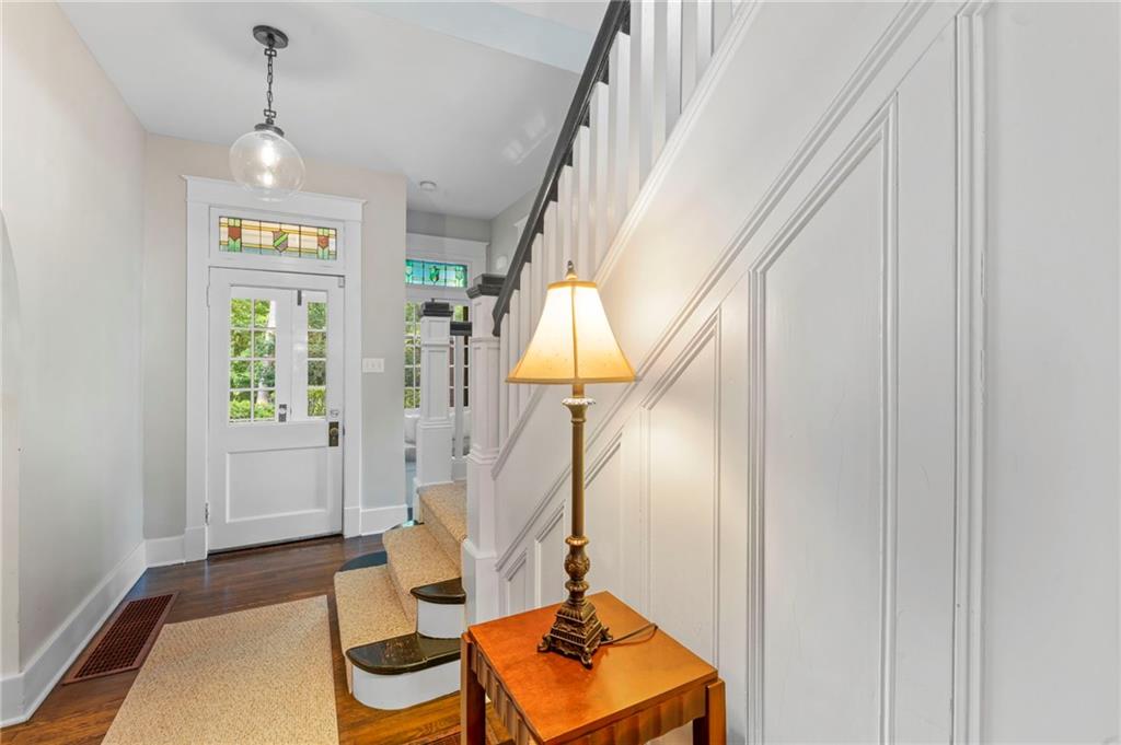 528 Undercliff Road Pittsburgh, PA 15221 - Photo 4 of 39