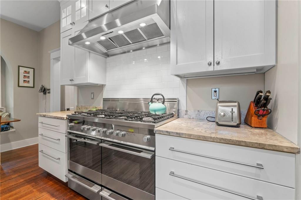 528 Undercliff Road Pittsburgh, PA 15221 - Photo 8 of 39