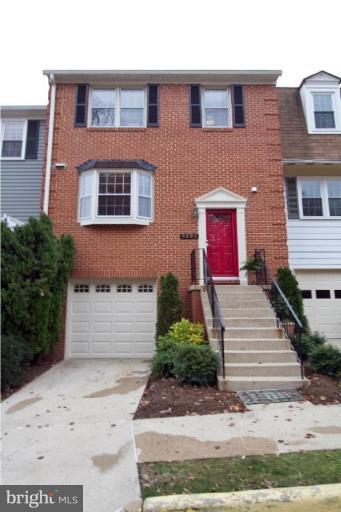 8595 Raglan Road Vienna, VA 22182 - Photo 1 of 30 Exterior (Main)