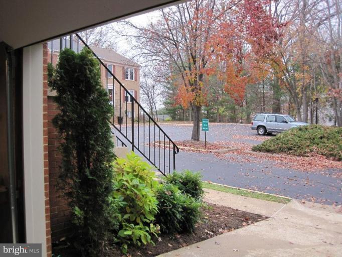 8595 Raglan Road Vienna, VA 22182 - Photo 22 of 30 Exterior #5