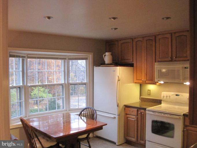 8595 Raglan Road Vienna, VA 22182 - Photo 25 of 30 Kitchen #2